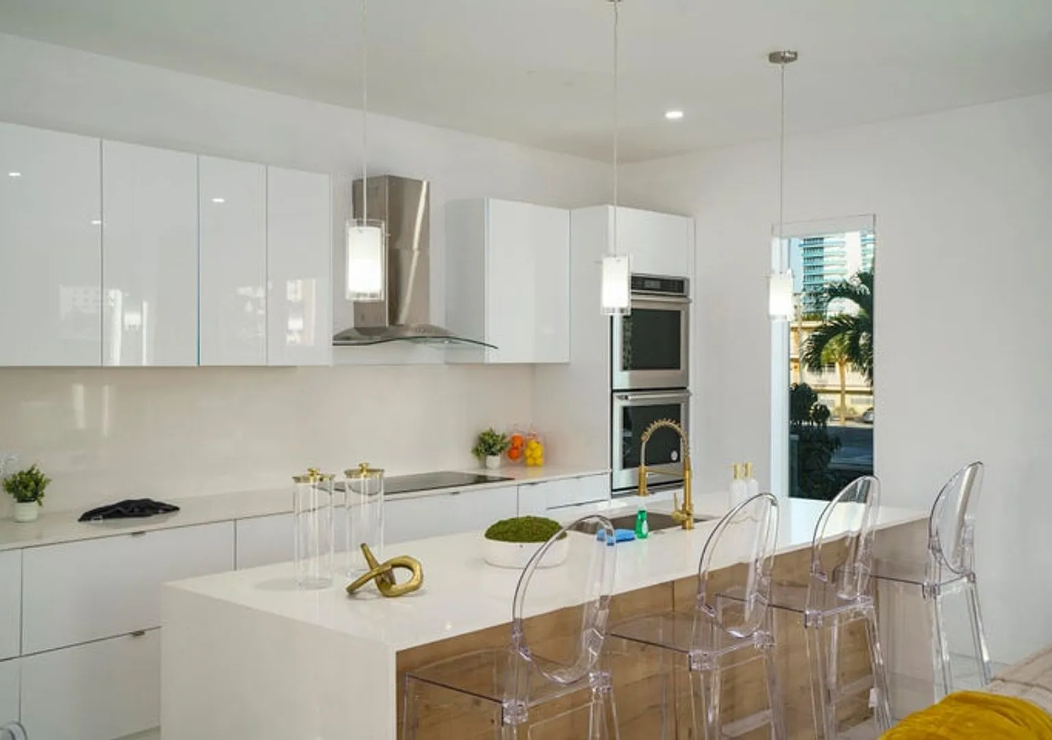 1002 N Riverside Drive, Pompano Beach, FL 33062 — Photo 1