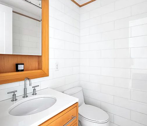 3rd image of 1050 Jackson Ave APT 2D