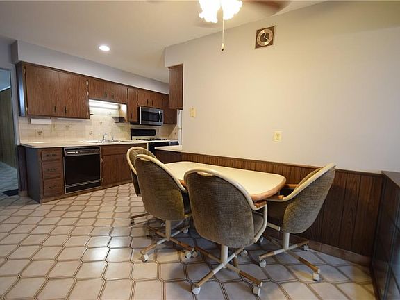 5th image of 1177 E Dartmoor Ave