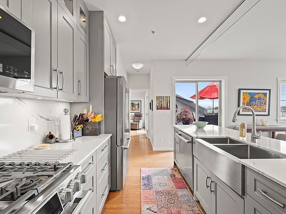 4th image of 6233 London Rd #408