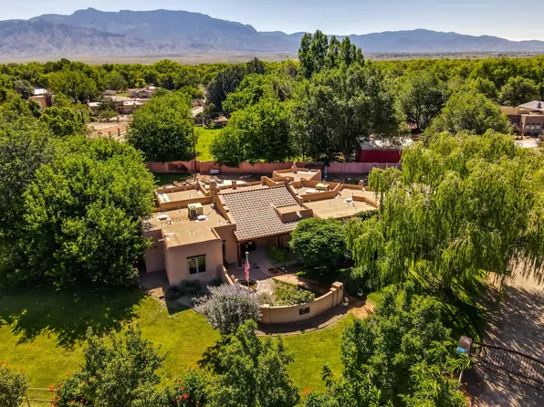 20 Appleblossom Ln, Corrales, NM 87048