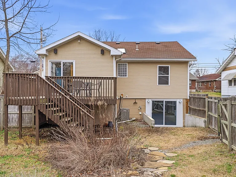 114 Aldeah Ave — Photo 15