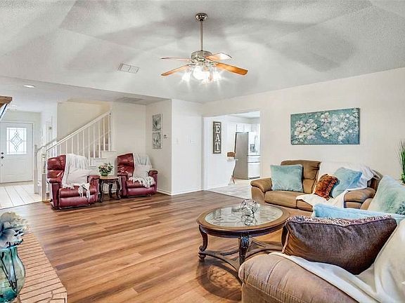 3rd image of 221 Valley Ranch Rd