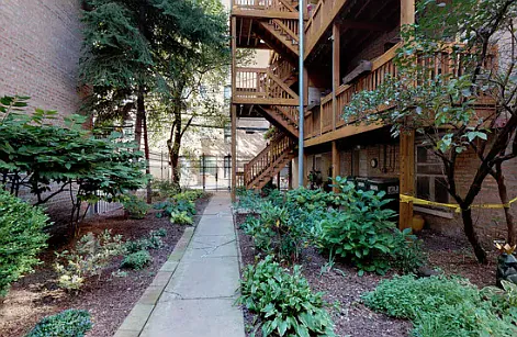 547 W Surf St #B — Photo 16