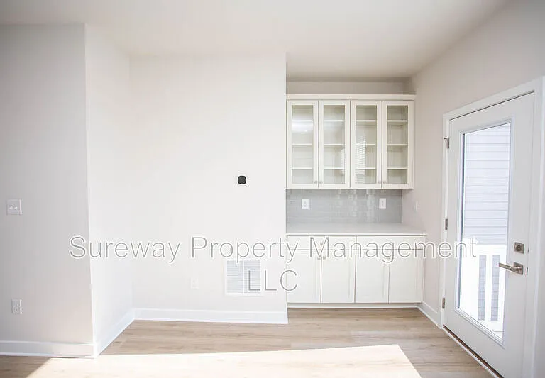 8 Foxwood Dr — Photo 14