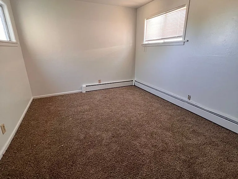 615 E Front St — Photo 7