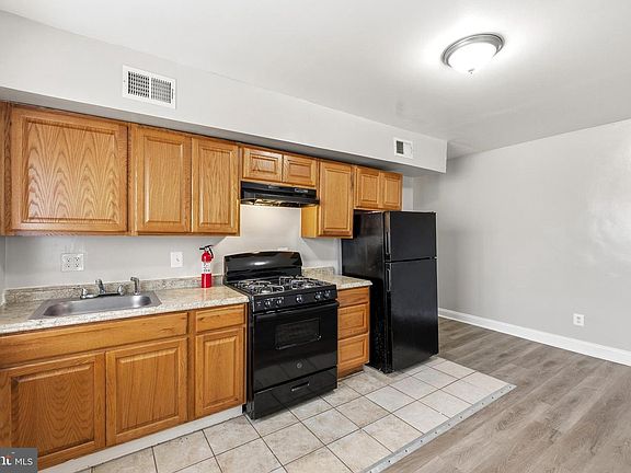 2nd image of 46 Forrester St SW