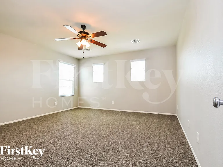 1106 E Dorrell Ln — Photo 8