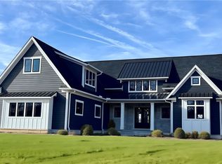 855 Club Dr W, Aurora, OH