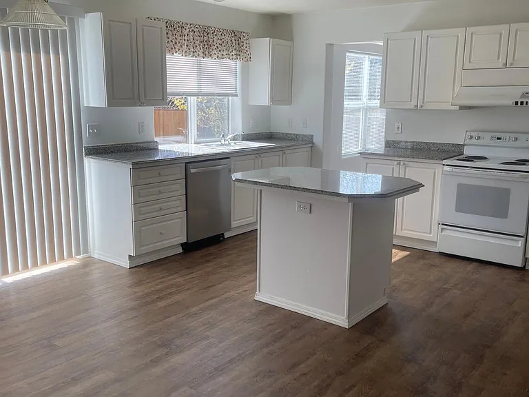 15772 NW Rondos Dr — Photo 9