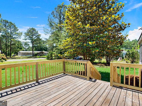 3rd image of 236 Southern Charm Way