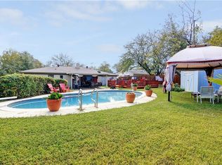 205 Town Creek Dr, Euless, TX 76039
