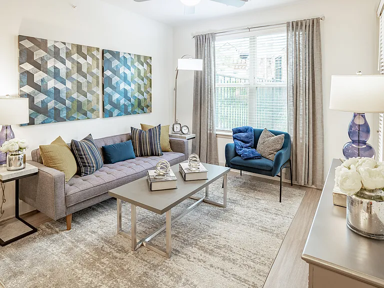Stone Loch Apartments — Photo 26