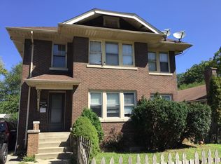 322 Hull Ct, Waukegan, IL 60085