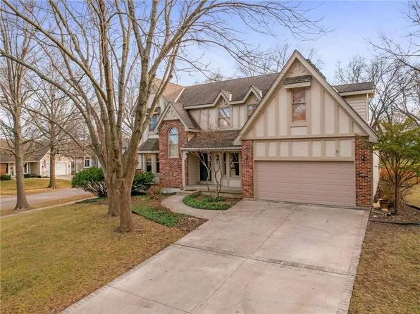 15637 W 137th St, Olathe, KS 66062