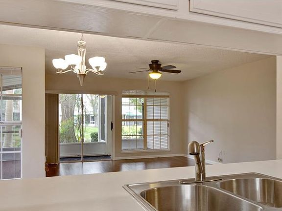 5th image of 6918 Lakeview Ct