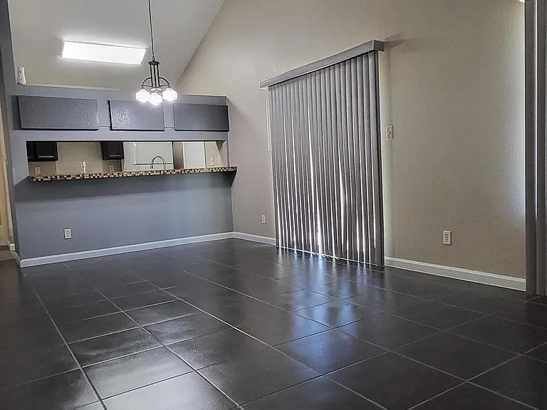 1802 Frank Sinatra Pl — Photo 27