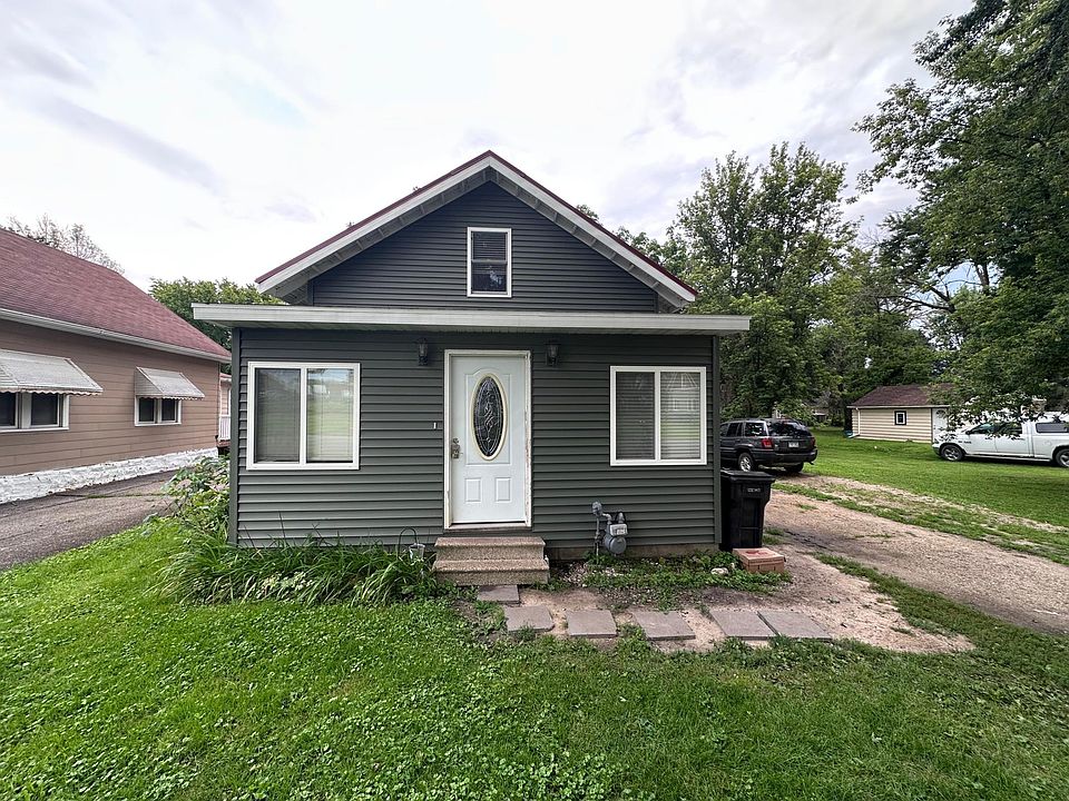1st image of 136 Clinton St