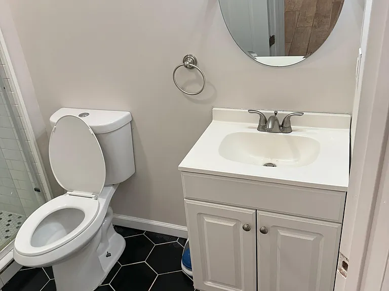 245 E Blackwell St — Photo 9