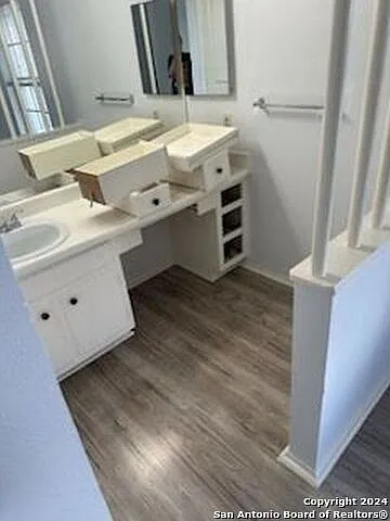 4 bed, 2.0 bath, 1640 sqft, $1,650 — Photo 3