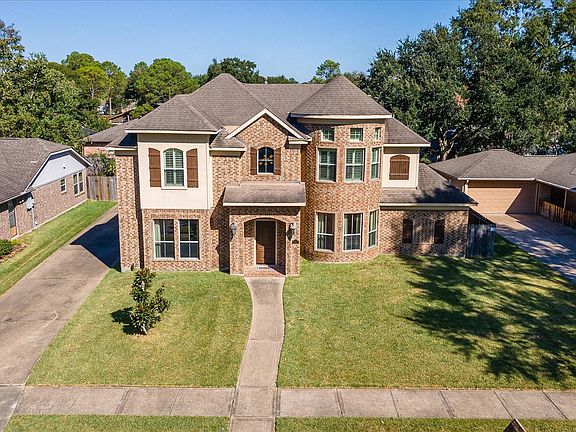 2nd image of 15811 Crestbrook Dr