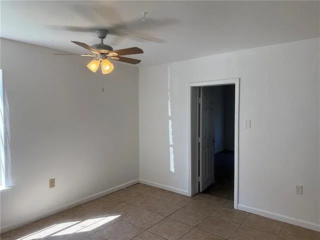 3 bed, 2.5 bath, 3560 sqft, $1,800 — Photo 4