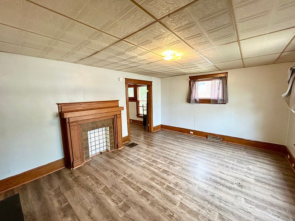 1st image of 639-641 W 5th St #1