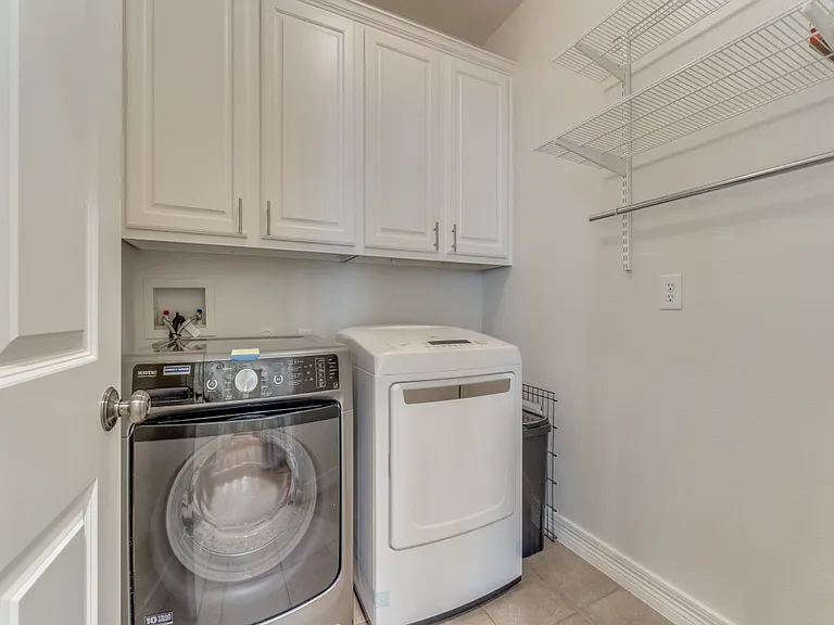 2412 Worthington St — Photo 12