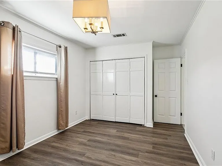1100 Brockenbraugh Ct — Photo 12