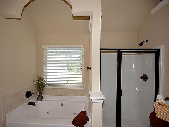 2nd image of 182 Annaberg Pl