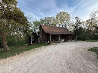 N8718 Starr Rd, Portage, WI 53901