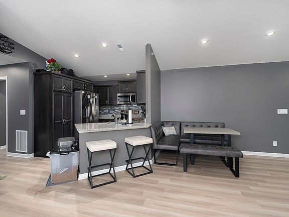 5th image of 7566 Woodhaven Ct
