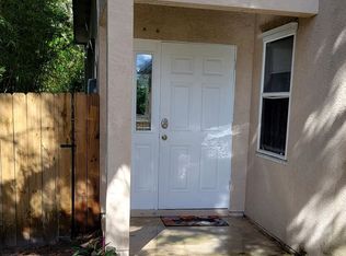 909 SW Jacqueline Ave APT B, Pt Saint Lucie, FL 34953