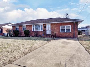 17 Prince George Dr, Hampton, VA 23669