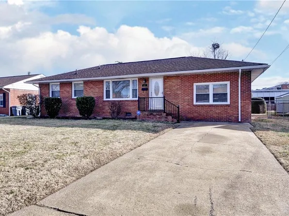 17 Prince George Dr, Hampton, VA 23669