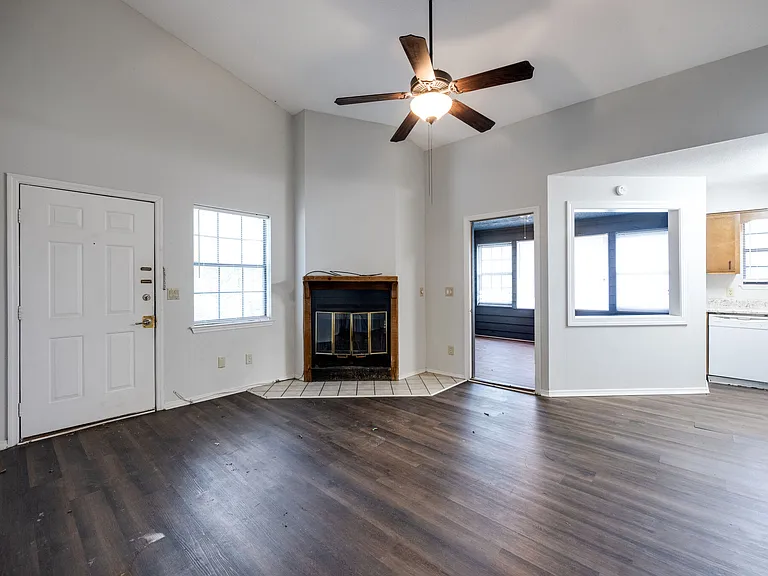 34 Woodlawn Drive - 4 — Photo 5