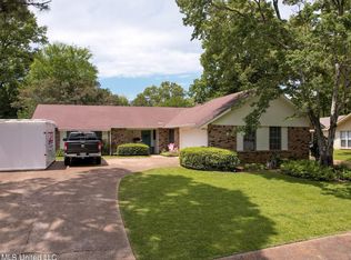 1509 Edgewood Pl, Clinton, MS 39056
