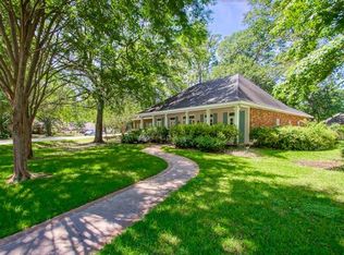 2002 Red Oak Ln, Mandeville, LA 70448