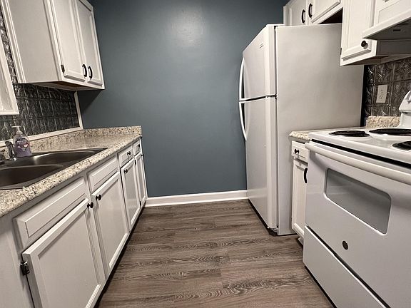 4th image of 315 Heathland Dr Building 2-104