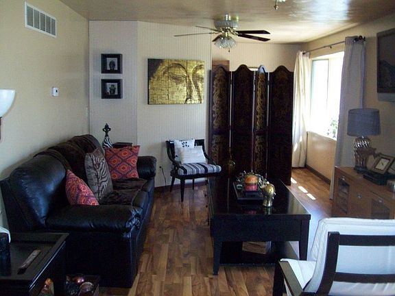 5th image of 28 Greenway Dr