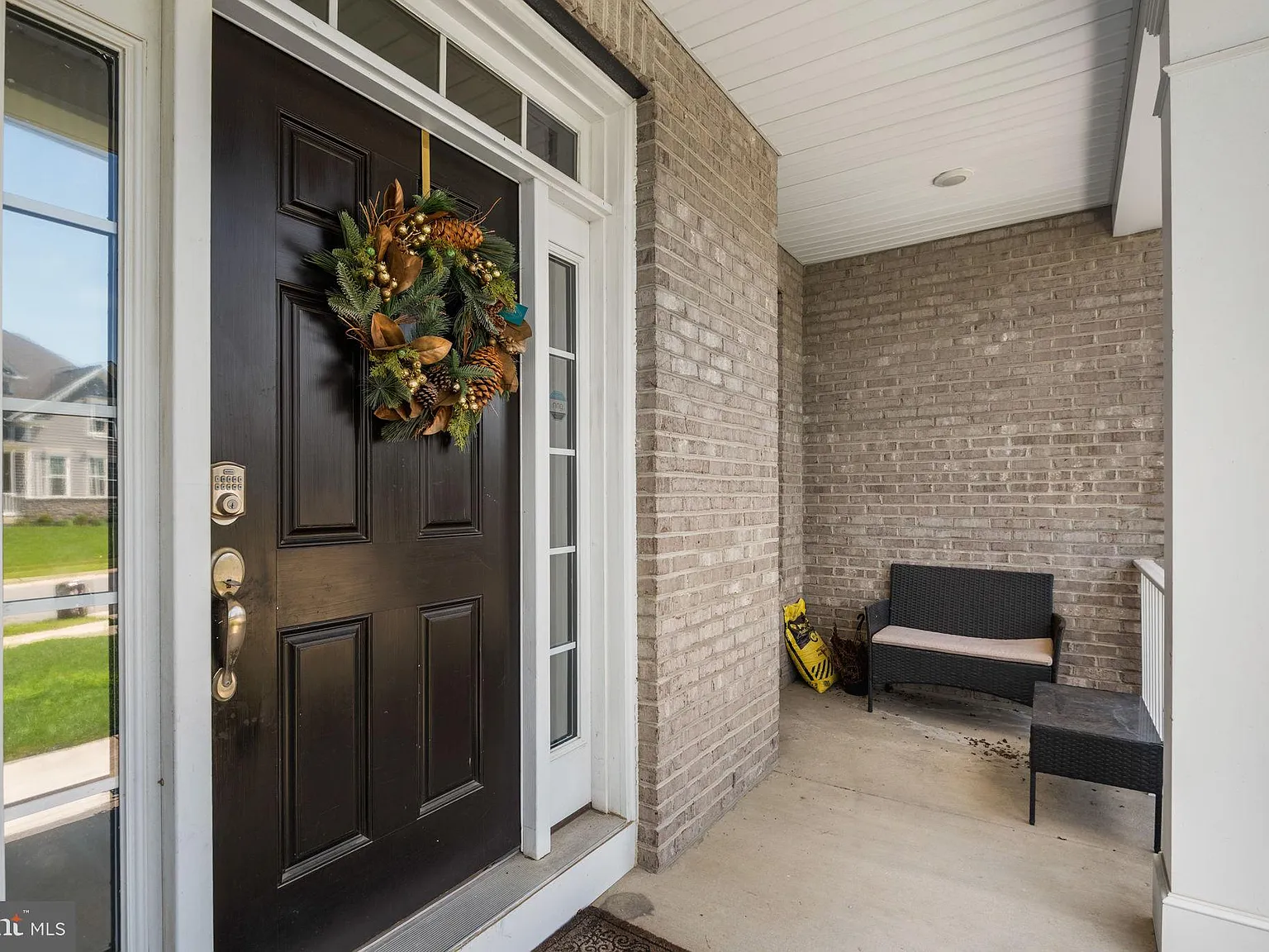 4 bed, 2.5 bath, 4394 sqft, $3,650 — Photo 4