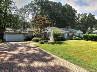 664 Saint Johns Dr, Orange, CT 06477