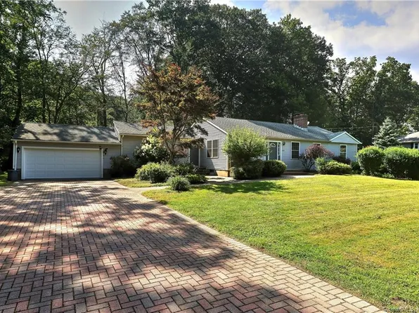 664 Saint Johns Drive, Orange, CT 06477