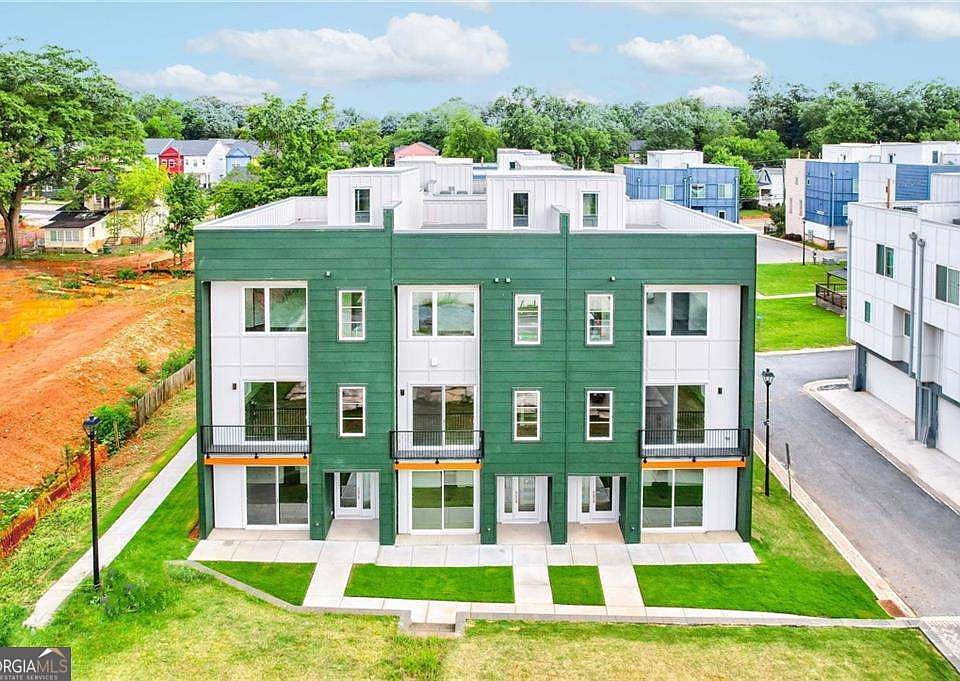 1st image of 2029 Memorial Dr #36