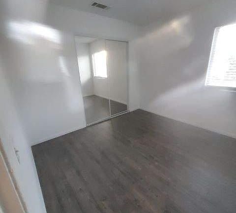 3rd image of 216 E 6th St APT B