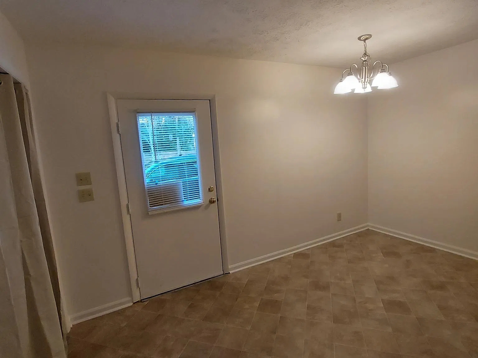 1602 Sulphur Springs Road — Photo 4