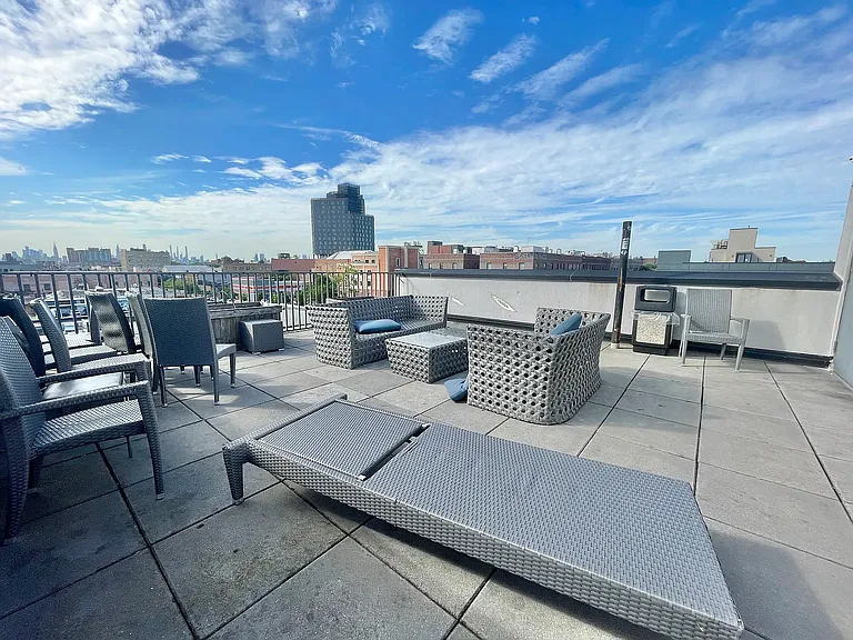 1534 Putnam Ave #2L — Photo 14