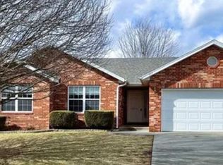 423 N Douglas Dr, Republic, MO 65738