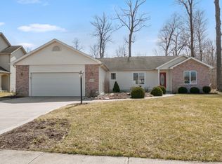 8322 Grand Forest Dr, Fort Wayne, IN 46815