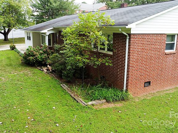 3rd image of 1570 N Catawba Church Ave